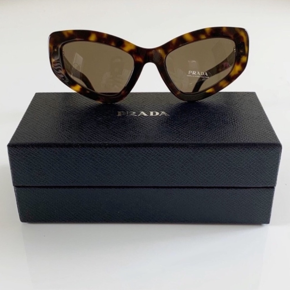 Free Prada Sunglasses, New - Picture 4 of 10